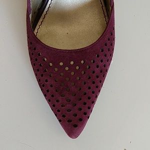 Audrey Brooke Sloane. Burgundy / dark red